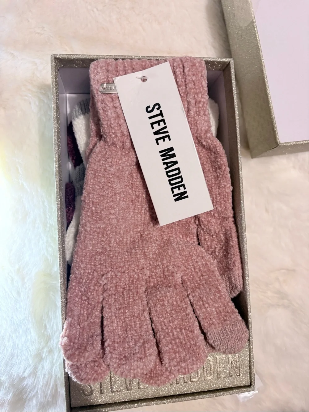 Steve Madden 3pack of Fuzzy Knit touch screen gloves